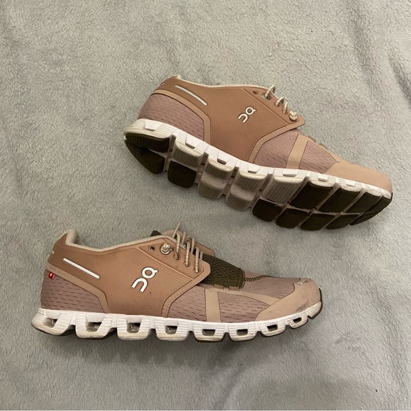 On Running Cloud Low Top Sneaker Shoes Size 7.5 - Picture 3 of 11
